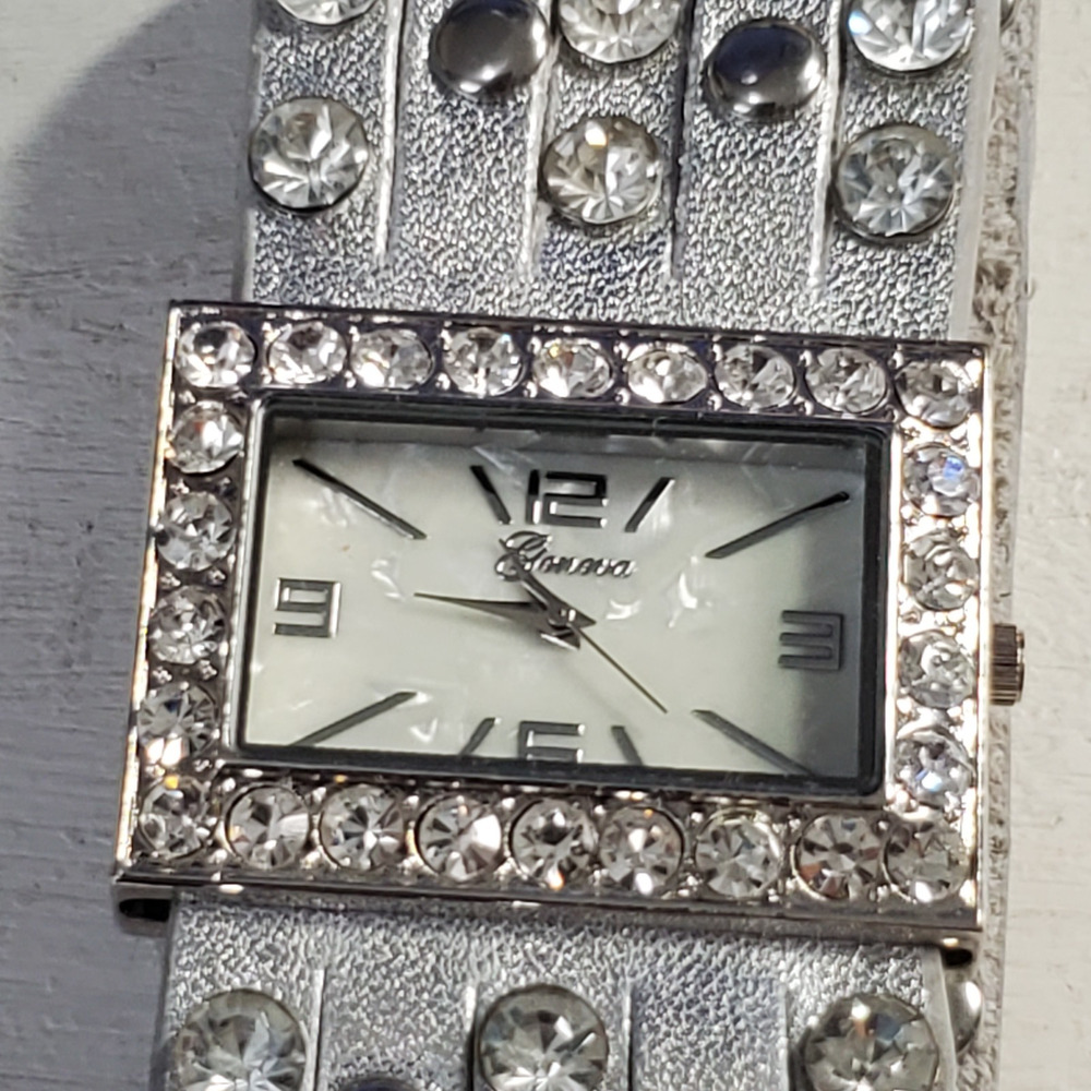 Vintage Geneva Wristwatch w/ Faux Diamonds Up to 8.5 Inch Adjustable - Picture 2 of 3